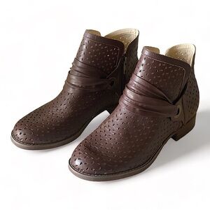 SPENCO Western Perforated Leather Ankle Booties Pricilla 9D, Bro… Gorpcore